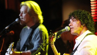 Check Out 5 Hall & Oates Songs Showcasing John Oates’ Singing in Honor of His Birthday