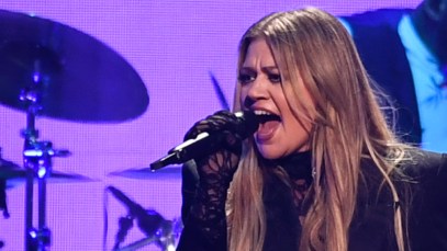 Keith Urban Praises Kelly Clarkson Over Cover of "Somebody Like You"