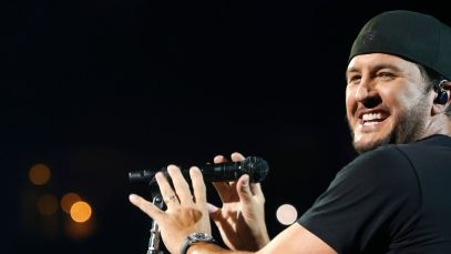 Luke Bryan Sings Kool and the Gang on 'American Idol' Set