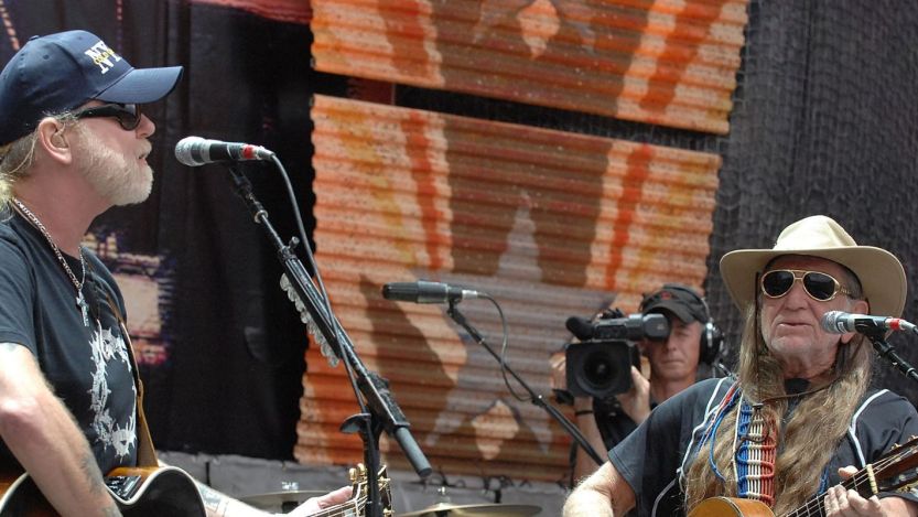 Willie Nelson Once Covered The Allman Brothers Band's 'Midnight Rider'