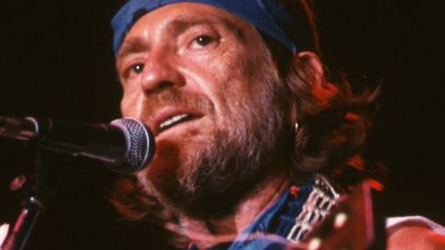 Willie Nelson singing