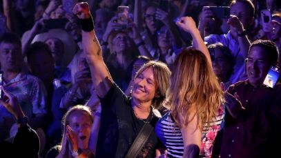 Keith Urban Performs on 'The Voice' Season 25 Finale
