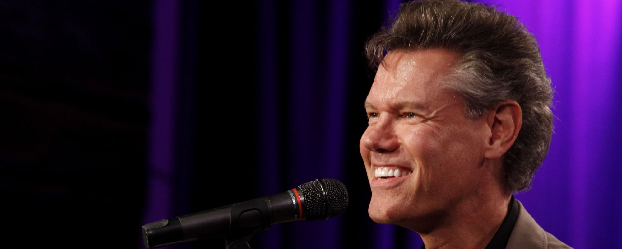 3 Country Songs That Defined Every Mom’s Kitchen Radio in the ’80s