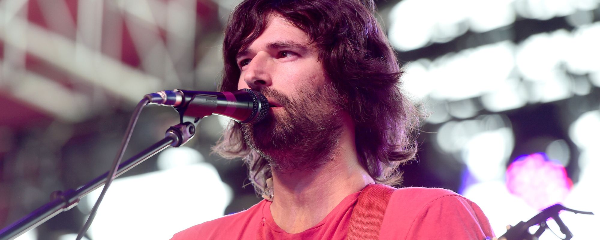 Exclusive: Pete Yorn Shares His Songwriting Approach and the Technique He Called a “Temporary Trick”