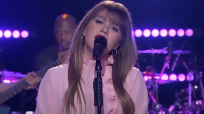 Kelly Clarkson Fans “Never Want To Hear the Original Again” After She Owns This Cover of Benson Boone’s “Beautiful Things”