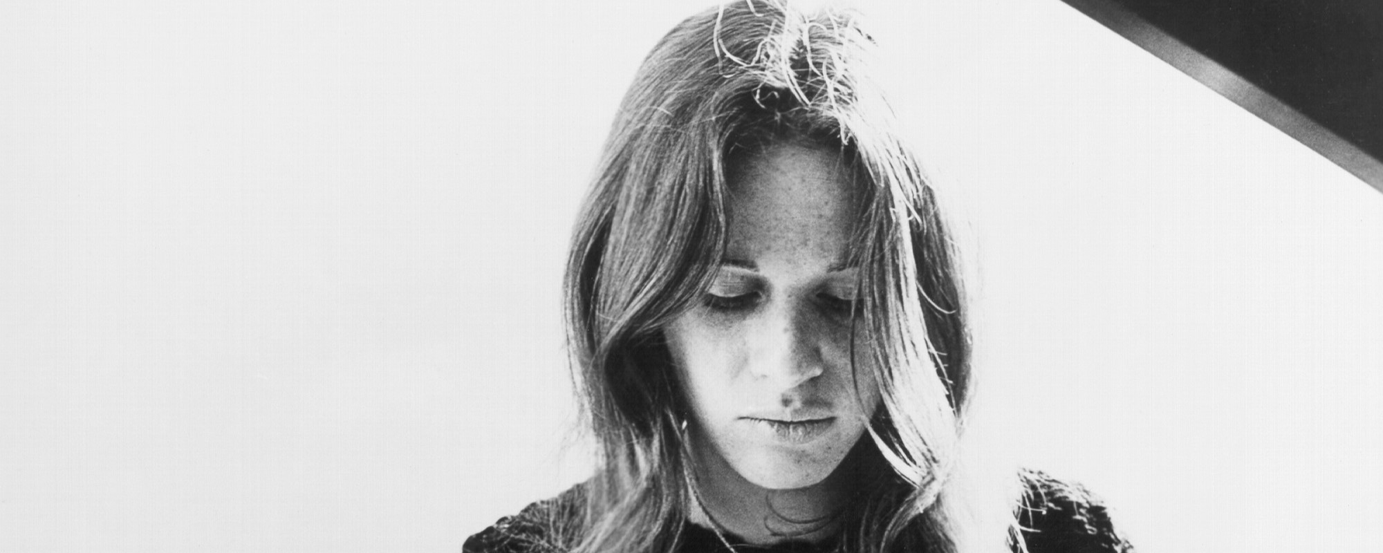 On This Day in 1971: Carole King Topped the ‘Billboard’ Albums and Singles Charts for the First Time