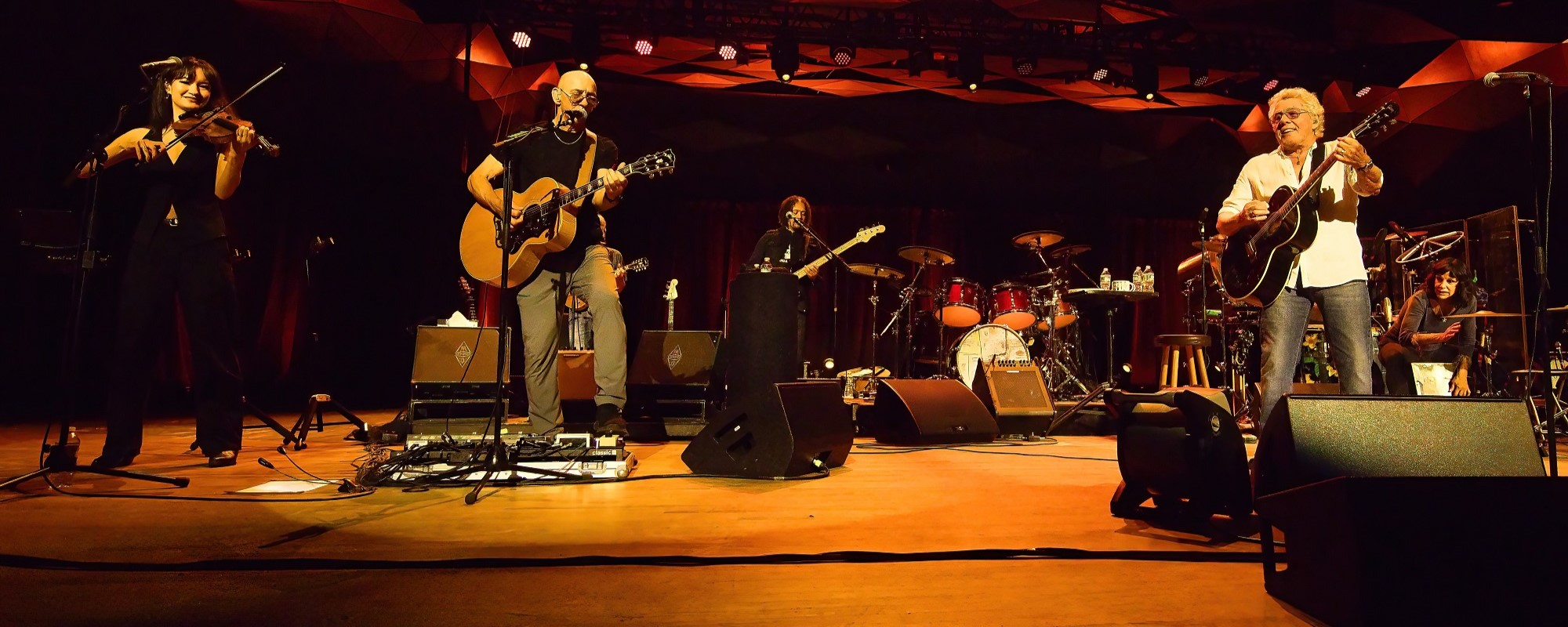 Roger Daltrey Scoffs at Retirement, Belts Out Who Classics, Deep Cuts, and Cool Covers During Show at Famed Tanglewood Venue
