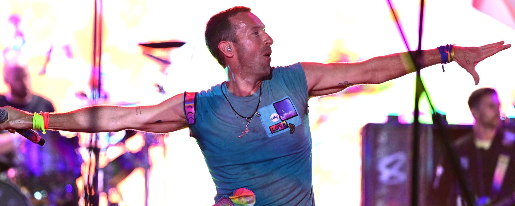 How Neil Young’s Ever-so Unique Voice Inspired Chris Martin To Write Coldplay’s “Yellow”