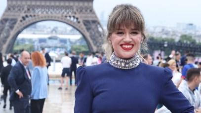 Kelly Clarkson Apologizes for Breaking Down During Celine Dion's Performance at 2024 Paris Olympic Games