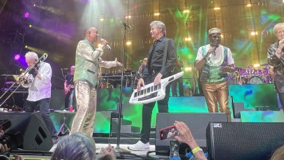 Concert Review: Chicago and Earth, Wind & Fire Shine Separately and Together at Hit-Packed Show in Bridgeport, CT