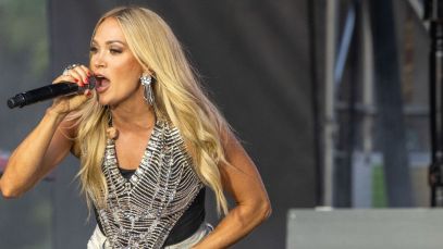 Carrie Underwood Is Ready For Some Football With First-Ever Live Performance Of “Waiting All Day For Sunday Night” 