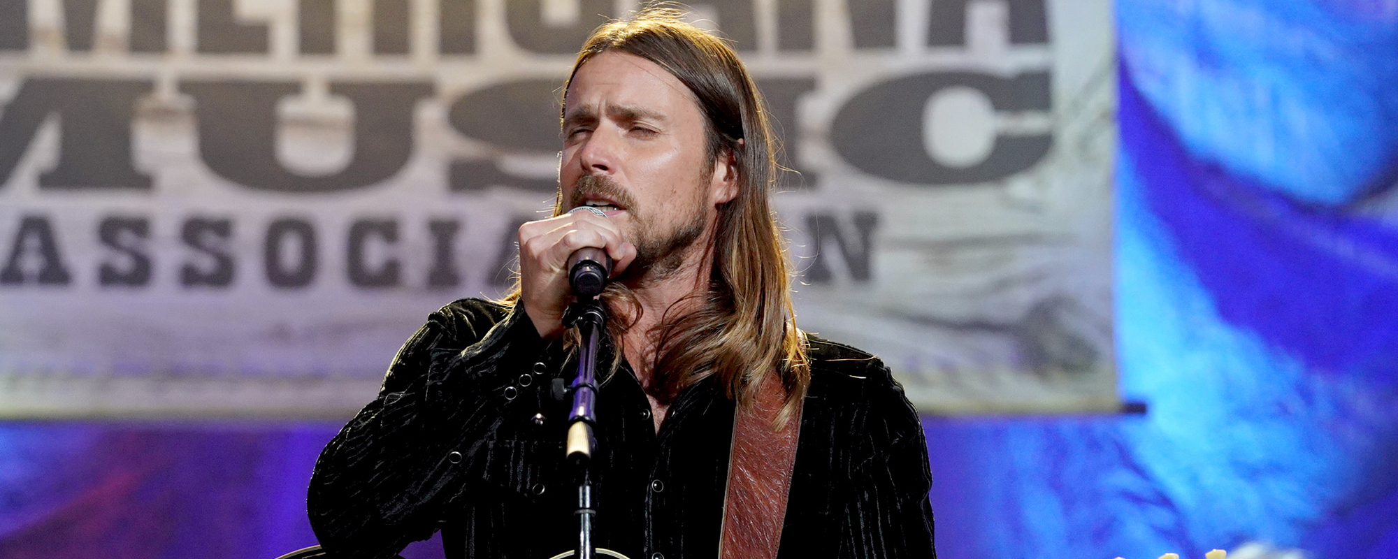 Lukas Nelson Names His Favorite Songwriter Before Covering "Angel Flying Too Close to the Ground"
