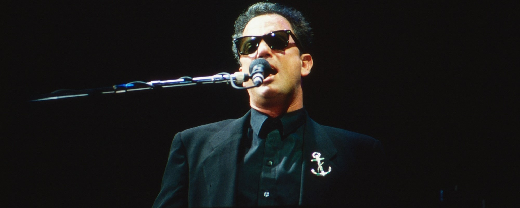 Billy Joel Pays Tribute to Longtime Guitarist David Brown, Who Died This Past Week