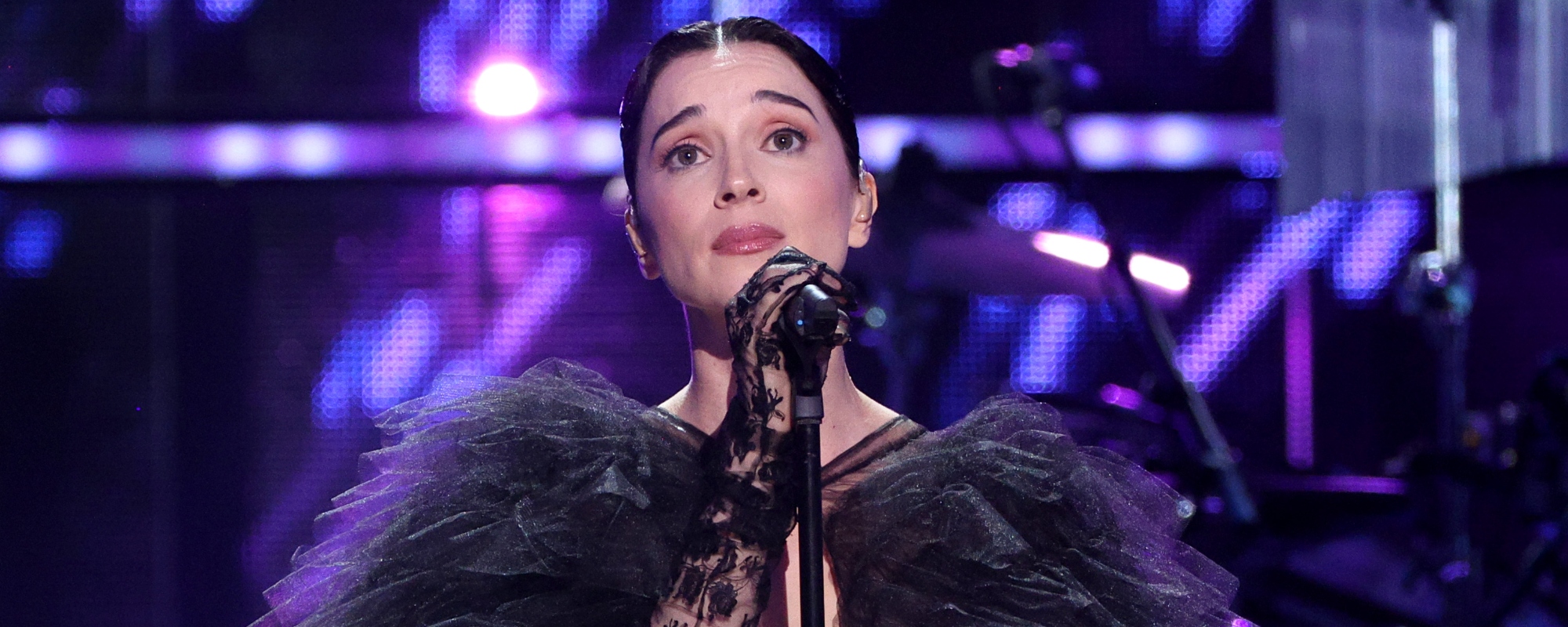 St. Vincent Hates This “Hideously Sexist” John Mayer Classic: “The Worst Song Ever Written”