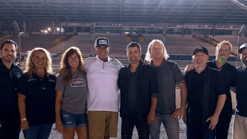 Manager Cole Johnstone, Nashville Motor Speedway’s Gina Knowles, Brown Lee Entertainment’s Nancy Lee and Dewayne Brown, Heartlands Lance Horton, Craig Anderson, Mike Myerson, Todd Anderson and Video Director Justin Mayotte