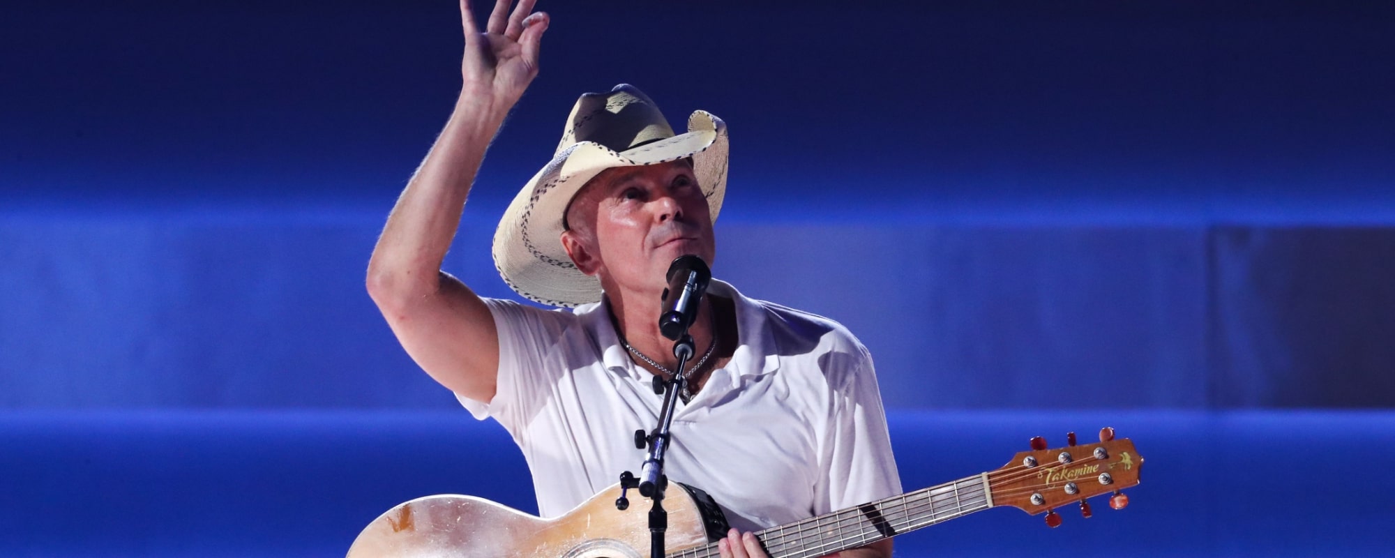 Kenny Chesney and Zac Brown honored Jimmy Buffett in a recent show