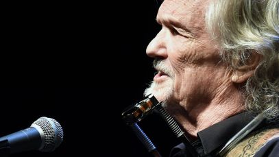 Kris Kristofferson performing