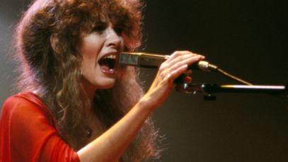 Stevie Nicks performing