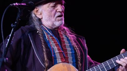 Willie Nelson performing