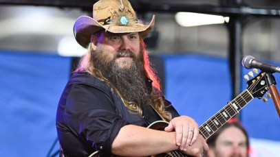 Chris Stapleton Gives Powerful Performance of Willie Nelson’s 1981 Classic Song "Angel Flying Too Close to the Ground"