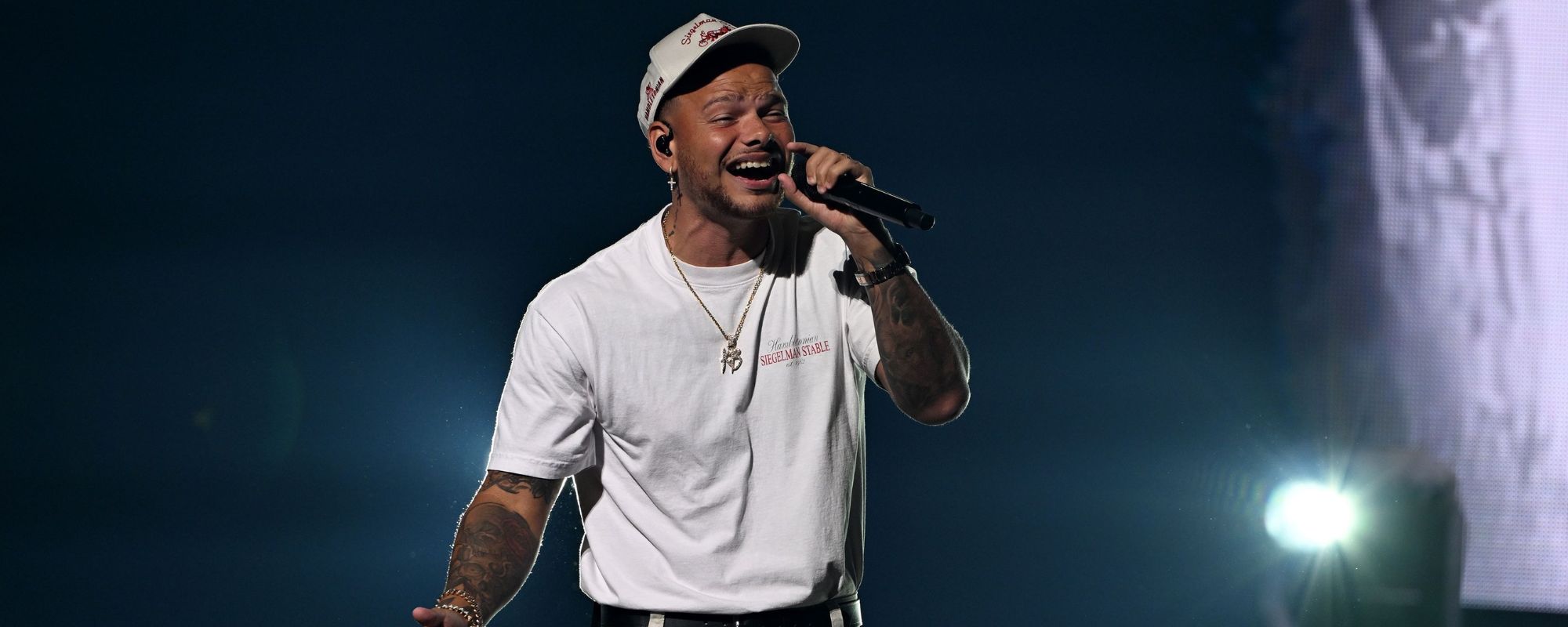 Kane Brown's Reaction To Young Fan's Sign Melts Social Media's Heart