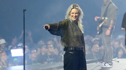 Fans React to Linkin Park First Tour With New Female Singer