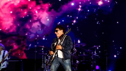 Journey Bandmates Defend Frontman Arnel Pineda, Blast Fellow Performers For Sound Issues