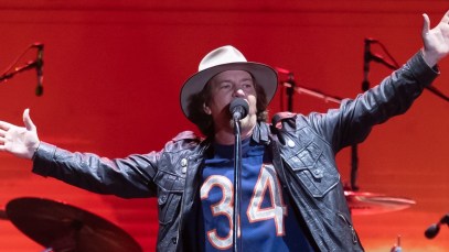 Pearl Jam Takes a Stand With "Daughter" Lyrics Change During Chicago Show