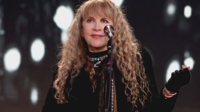 Stevie NIcks performing