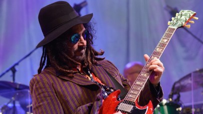 Tom Petty & the Heartbreakers Guitarist Mike Campbell Releasing Memoir, ‘Heartbreaker,’ in 2025: “It’s a Labor of Love”