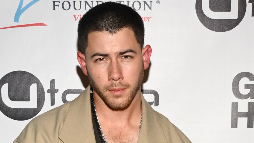 Nick Jonas Rushes off Stage After Laser Pointed at Him