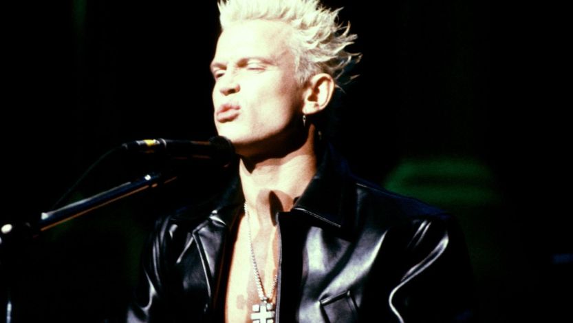 Billy Idol performing