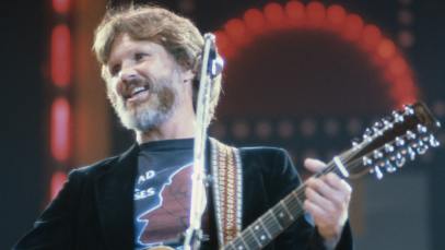 3 Gateway Songs to Convert Your Friend Into a Country Music Fan