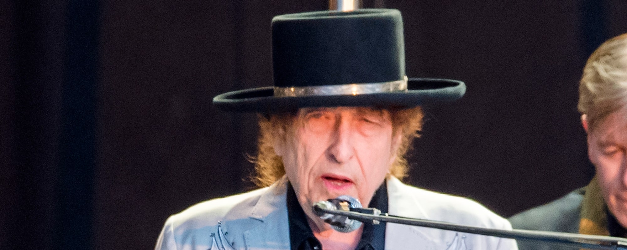 “Midwestern Mindtrips”: Why Bob Dylan Names John Prine Among His Favorite Songwriters Ever