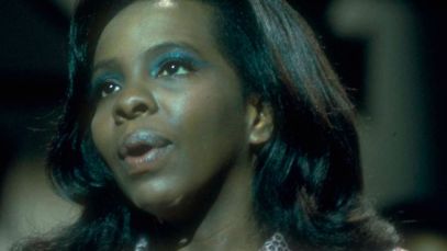 Gladys Knight singing