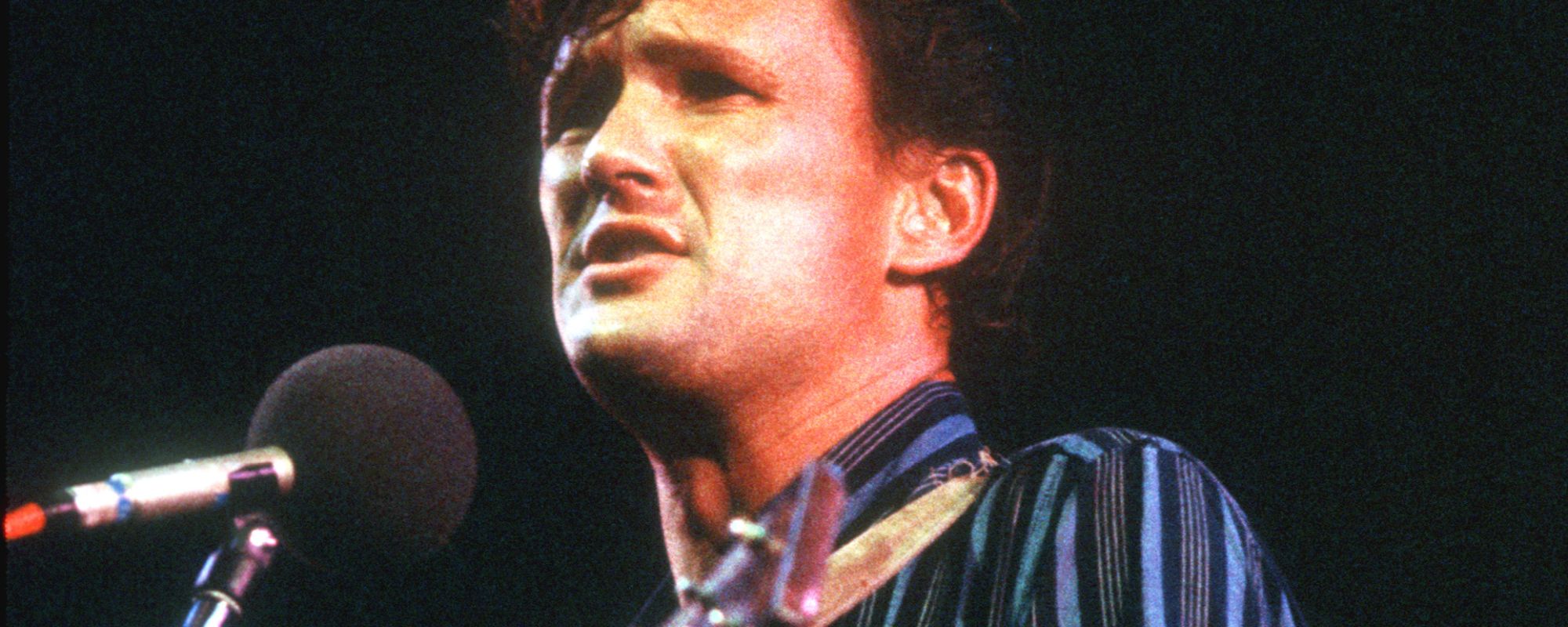 Kris Kristofferson performing