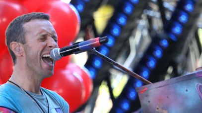 Watch Coldplay Frontman Chris Martin Heroically Save Young Fan at Australian Show