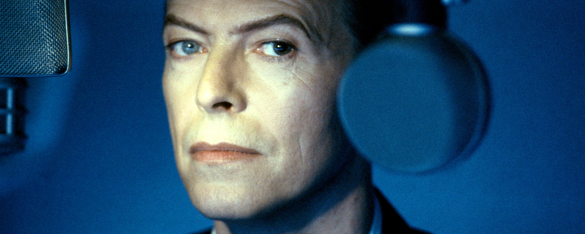 Oscar-Winning Actor Gary Oldman Reflects on Friendship With David Bowie: “So, Yeah, I Miss Him”