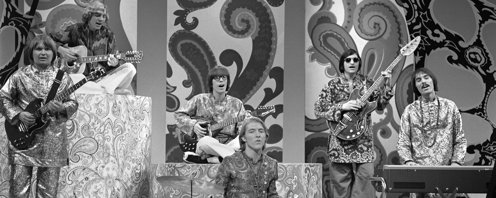 On This Day in 1967: The Strawberry Alarm Clock Scored a No. 1 Hit with the Psychedelic Pop Classic “Incense and Peppermints”