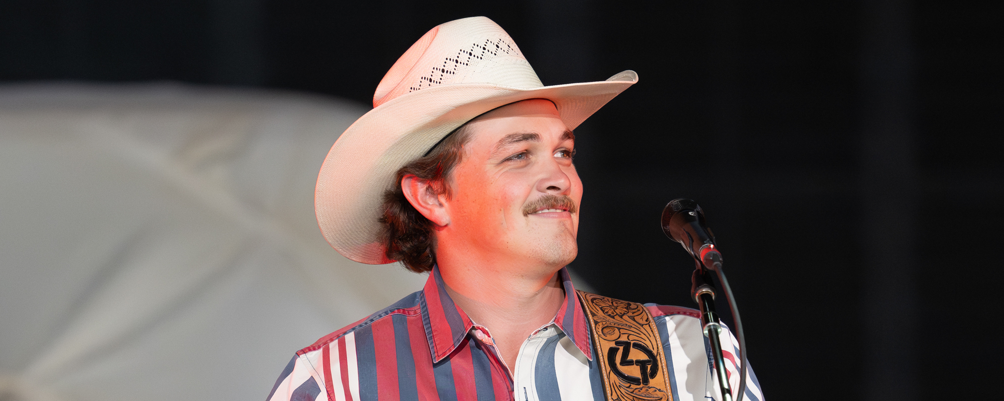 Lainey Wilson Shares the Stage With Zach Top for a Special Performance of "Keep up With Jones"