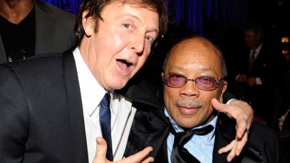 Paul McCartney and Quincy Jones posing together