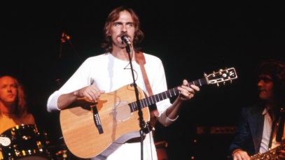 3 Massive 1970s Folk Hits That Everyone Loves—And Somehow Feel Completely Personal