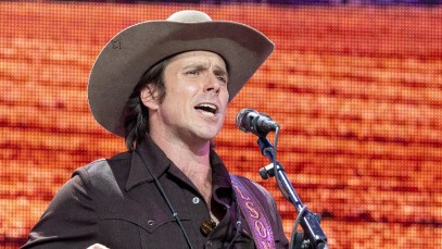 Watch Lukas Nelson Showcase His Guitar Skills When Playing On a 64 Rickenbacker 365