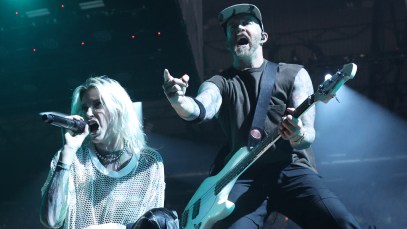 New-Look Linkin Park Play First Award Show Since Chester Bennington’s Death—and Fans Have a Lot To Say