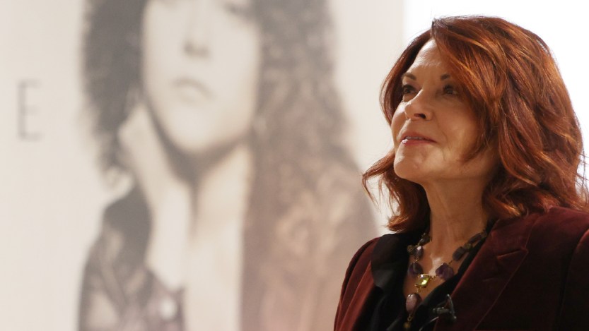 Rosanne Cash Celebrated With New Exhibit at Country Music Hall of Fame and Museum