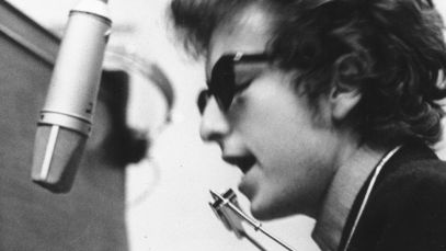 Bob Dylan performing