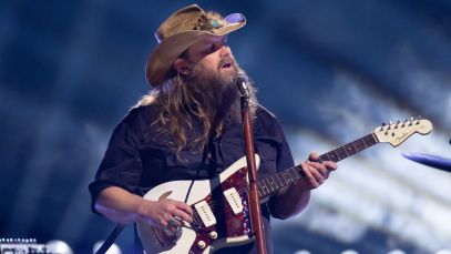 Chris Stapleton performing