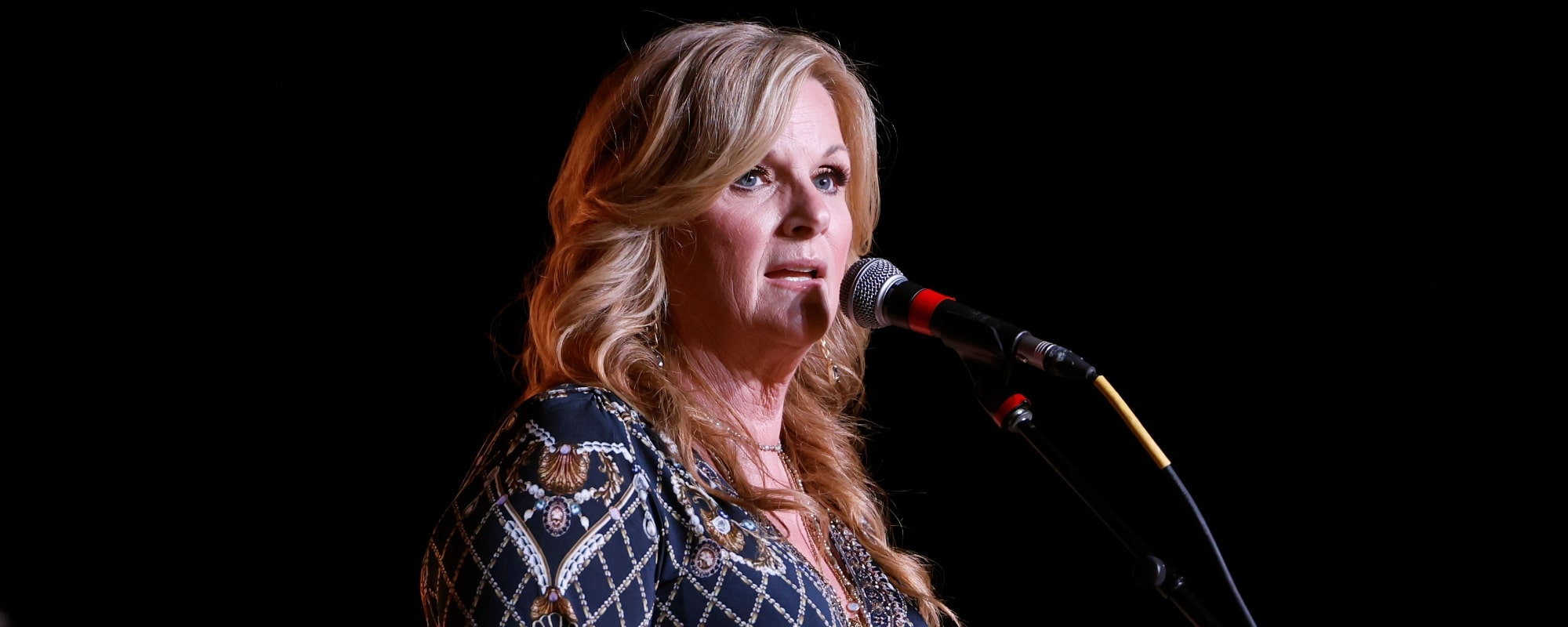 Trisha Yearwood teamed with Amy Grant during CMA Country Christmas