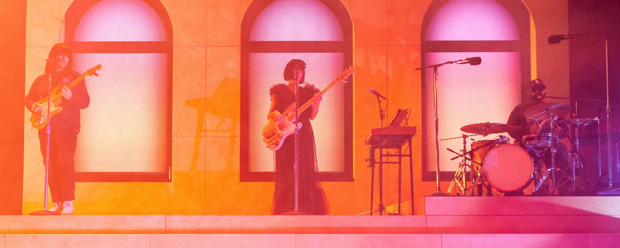 4 Psychedelic, Trippy Songs That Transport You to the Inside of a Lava Lamp