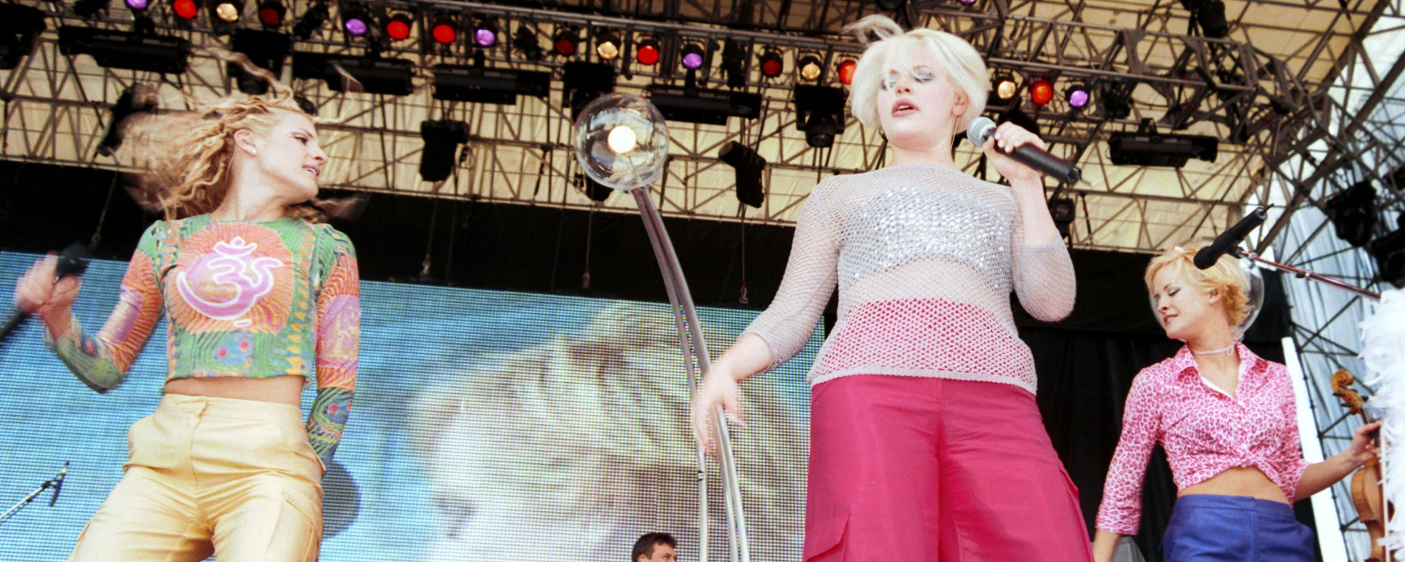 Retrospective Review: The Chicks Release Major-Label Debut, ‘Wide Open Spaces,’ in 1998